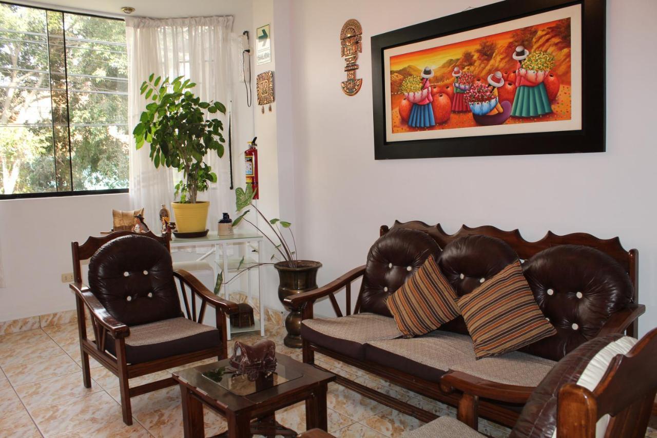 Limper B&B - Airport Callao Exterior photo